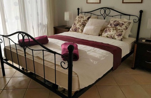 Paphos Apartment | Beautiful 2 bed / 2 bath apartment in Limnaira Gardens