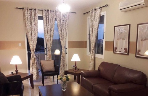 Old Town Apartment | Beautiful Apartment with pool in Paphos, Cyprus