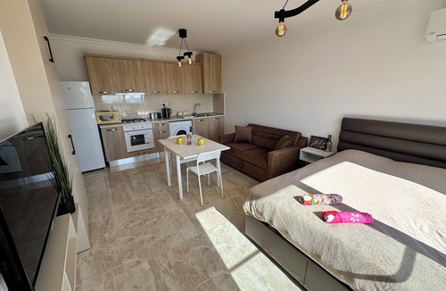 Trikomo Apartment | Beautiful Sea View Studio with Pool. 5-Min Walk to the Beach