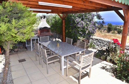 Karsiyaka Villa | Beautiful Spacious Luxury Villa Stunning Mountain & Sea Views,Wifi, Private pool