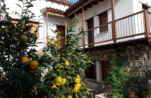 Lythrodontas House | Beautiful Traditional House In Authentic Village local walks and great base
