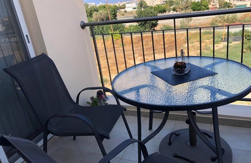 Chlorakas Apartment | Best Couple Vacation Apartment - 10 min away from the beach !
