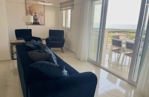 Bafra Apartment | Blue Retreat Suite by the Sea