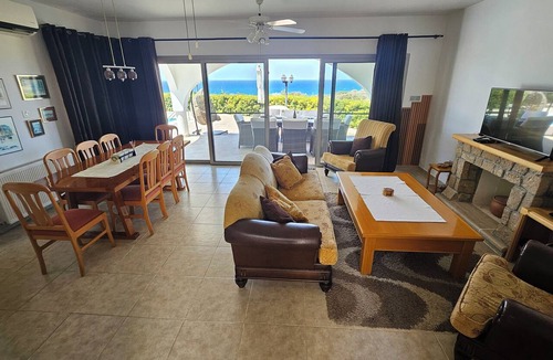 Karsiyaka Villa | Breathtaking sea views, and total relaxation – just steps from the sea.