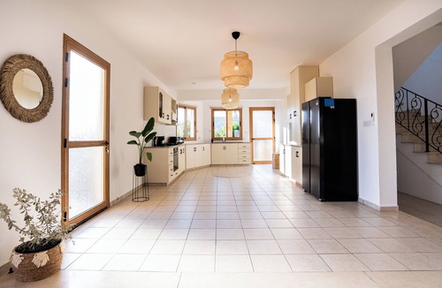 Peyia Town Villa | Casa Alba - 3 Bedroom XXL Boho Villa with private pool