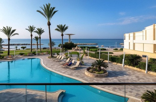 Chlorakas Apartment | Casa Clara apartment with sea view on the beach