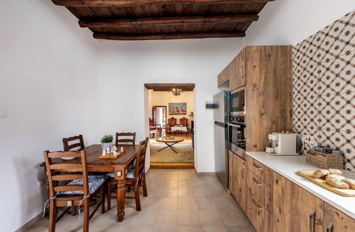 Pano Arodhes Villa | Casale Xenia - Tranquil Villa in Cyprus , WiFi, Aircon, TV