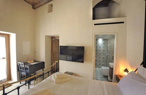Agios Theodoros Cabin | Charming Luxury Studio Suite