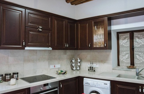 Vasa Koilaniou Villa | Charming 3-Bedroom Cottage in Heart of Vasa Koilaniou