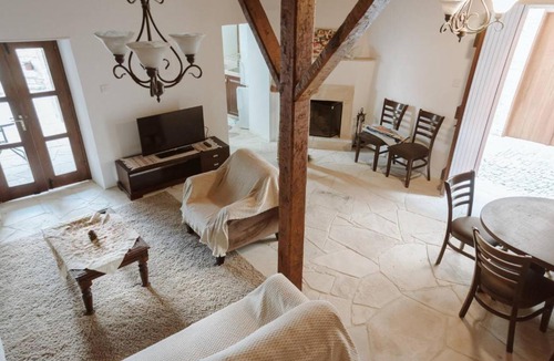 Vasa Koilaniou Villa | Charming 3-Bedroom Cottage in Heart of Vasa Koilaniou