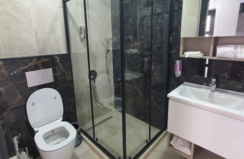 Karakum House | Chic Flat w Pool 5 min to Beach in Kyrenia