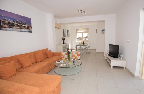 Pernera Villa | Cosy Pernera Villa, Private Pool, 8 mins Beach