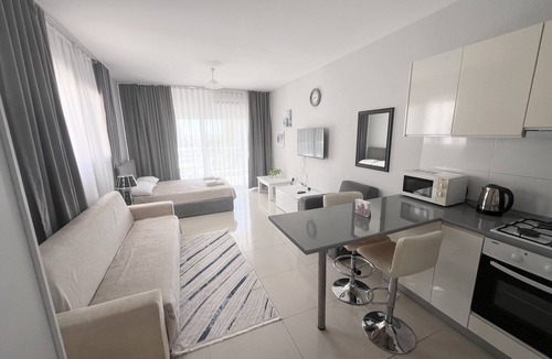 Trikomo Apartment | Cozy 1-bedroom studio in lovely Yeni Iskele with AC and fitness room