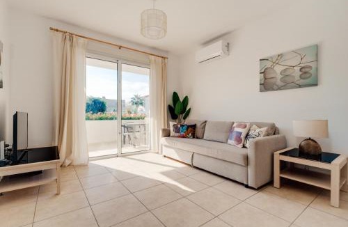 Kapparis Apartment | Cozy 2 Bedroom Family Apartment with Pool