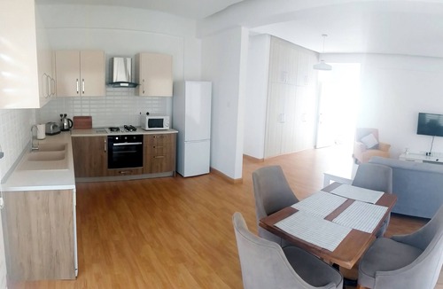 Edremit Apartment | EDREMIT VIEWS 2-bedroom apartment with AC in Karaoğlanoğlu