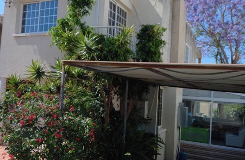 Anarvagos House | Elia | Heritage 3-BR Maisonette with Piano