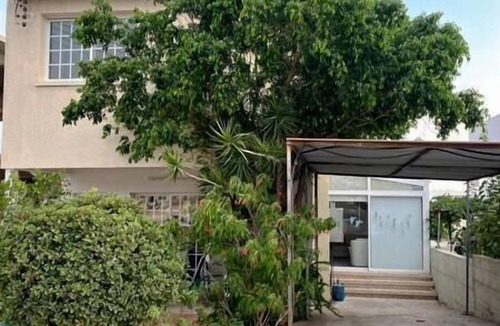 Anarvagos House | Elia | Heritage 3-BR Maisonette with Piano