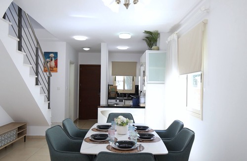 Universal House | Elysia park townhouse 14 - Modern 2 BR/Gym/Pool/Parking/Paphos center