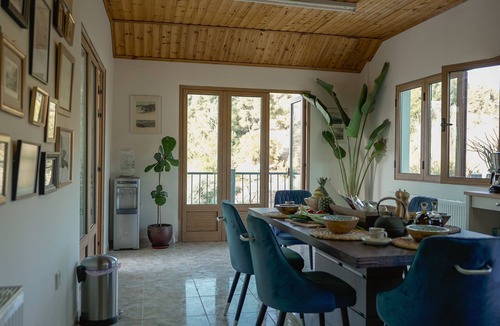 Politiko Villa | Escape, breathe, rejuvenate: Mountain bliss, sea salt allure