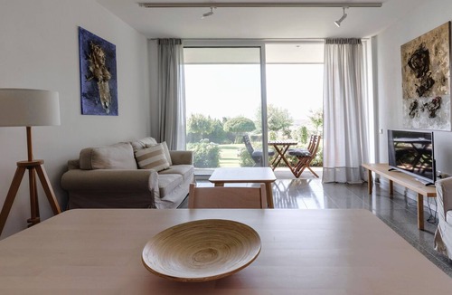 Pentakomo Apartment | Eucrasia | One-Bedroom Apartment, Art by PraXis Apartments