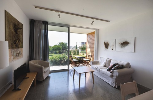 Pentakomo Apartment | Euphonia | One-Bedroom Apartment, Art by PraXis Apartments