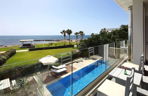Paphos Villa | Exclusive Luxury Beachfront Villas - Prime Tourist Beach Location - Cyan