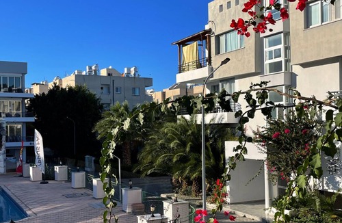 Zeytinlik Apartment | Fabulous 3-bedroom apartment with AC in charming Girne