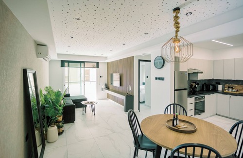 Skala Apartment | Family-Friendly 2BR Apt at Mackenzie Area, Pool available, 10 Min Walk to Beach!