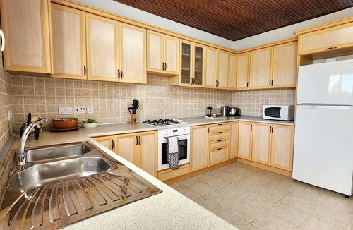 Kyrenia District Villa | Fantastic 3 bedroom villa within walking distance to the sea