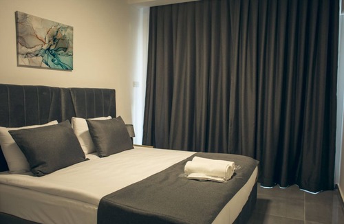 Trikomo Apartment | Flat w Pool, Balcony 4 min to Beach in Iskele