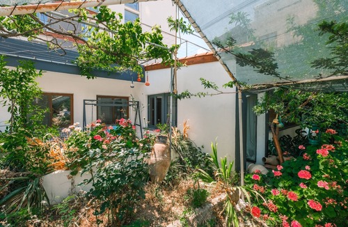 Kyrenia House | Flat with Garden 5 min to Kyrenia Castle