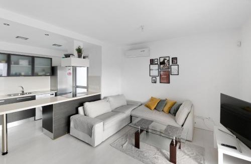 Lykabittos Apartment | Glabur Stays - The Fabulous 2 BDR - Nicosia City, Free Parking & Wifi, Welcomes You!