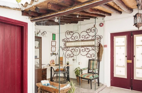Yenisehir Bed & Breakfast | GUL HANIM HOUSE BOUTIQUE HOTEL RED ROSE ROOM in the walled city Nicosia
