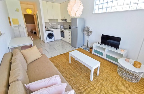Larnaca District Apartment | Happy Day Dreamer Apartments - Coral Beach Suite