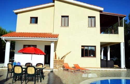 Fyti House | Homerez - Big house 15 km away from the beach for 9 ppl. with swimming-pool