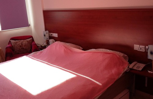 Kyrenia Apartment | HOTEL STYLE BEDROOMS (TO RENT INDIVIDUALLY NOT WHOLE FLAT!) SUPPLEMENTS CHARGED