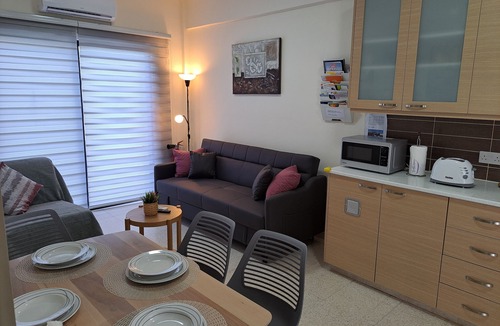 Pervolia Apartment | HOUSE NEAR THE BEACH (MILITSA 🌺 ANGELIKI) ❤️OUR LITTLE PARADISE❤️🌺 🌺 🇨🇾