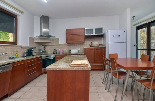 Polis Villa | Incredible Large Villa In Paphos sleeps 14 Children Pool, Jacuzzi, Huge Garden