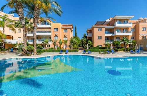 Universal Apartment | Iris Village 201