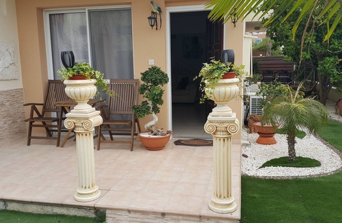 Universal House | Ivoton home-your home