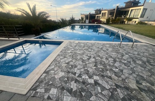 Bellapais House | Kıbrıs’ın en iyi konumunda ,özel havuzlu 3 oda -4 banyolu eviniz sizi bekliyor