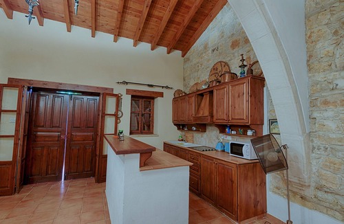 Lofou House | Komi Lofou Traditional House