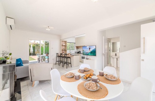Ayia Thekla Villa | La Casa De Louie – Charming Villa Near Ayia Thekla Beach!