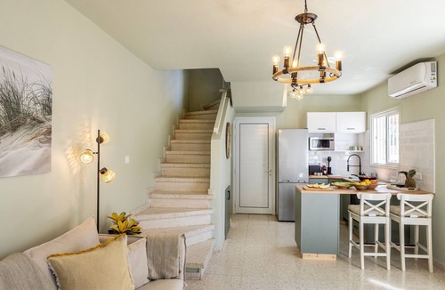 Pervolia Villa | Larnaca Oneiro Seaside Villa