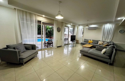 Pyla Villa | Lefkada villa, 4b, only 100m from the sea. nFully furnished and air-conditioned
