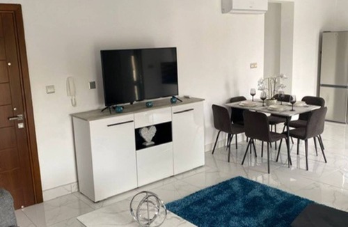 Paphos Apartment | Luxury 3 Bedroom Penthouse apartment with sea view. 10 mins walk to Venus Beach