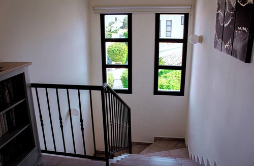 Kouklia Villa | Luxury 3 bedroom villa, private heated pool, beautiful gardens, Winter lets