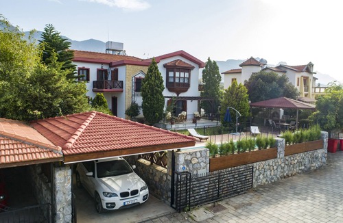 Dogankoy Villa | Luxury 4 bedroom villa in Bellapais, Cyprus, near Kyrenia centre, newly restored