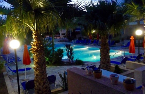 Universal House | Luxury House,Small Complex,Large Pool,Free WiFi, Paphos Airport Transfers