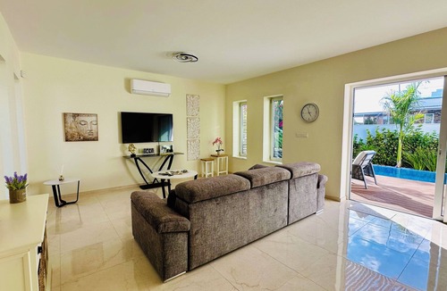 Geroskipou Villa | Luxury Villa Bird of Paradise.With Private Pool close to beach and Paphos centre